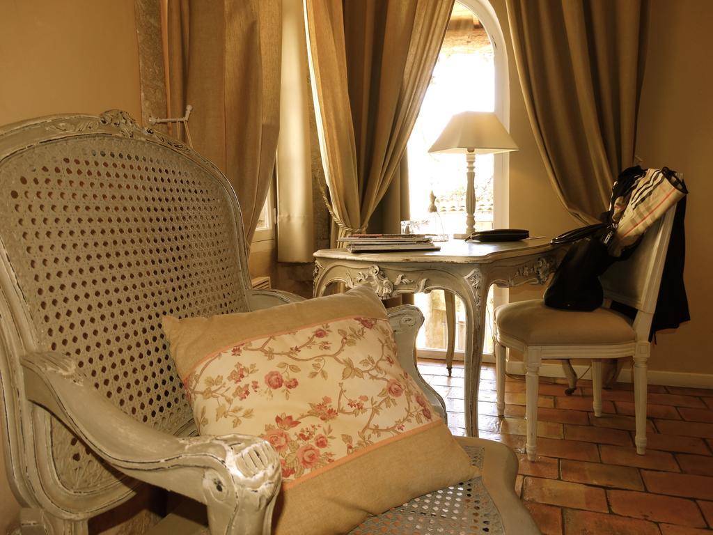 Un Patio En Luberon Bed and Breakfast Ansouis Værelse billede